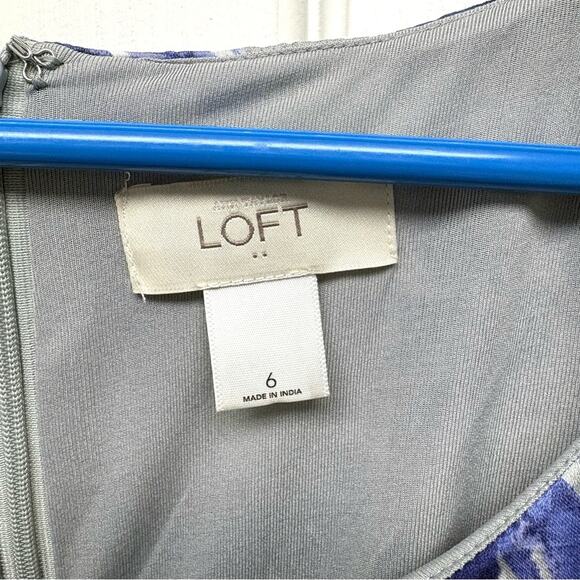 Loft Floral Dress, Gray and Blue, Flutter Sleeves, Sheath Style, Size 6 - Picture 2 of 8